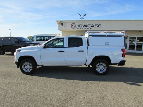 Used 2024 Chevrolet Colorado W/T w/ Safety Package RWD image 9
