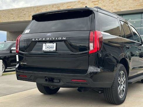 New 2025 Ford Expedition Active image 24