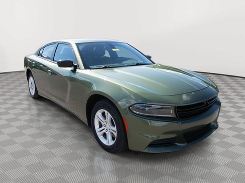 Used 2023 Dodge Charger SXT RWD image 3