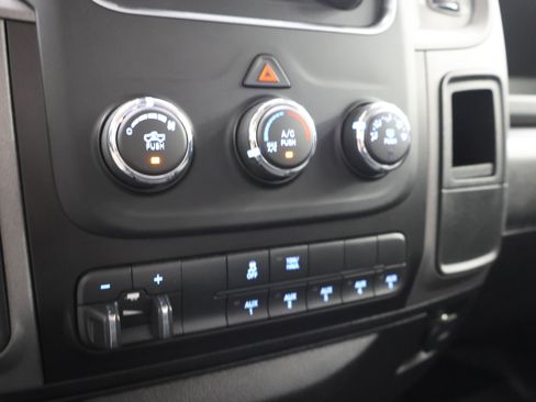 Used 2018 RAM 2500 Tradesman w/ Chrome Appearance Group AWD/4WD image 45