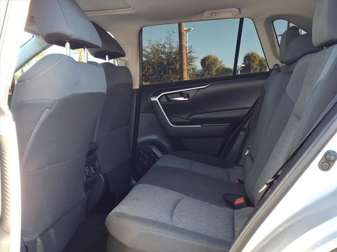 Used 2021 Toyota RAV4 XLE image 14