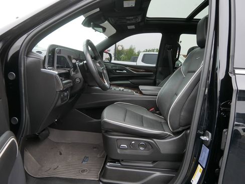 Used 2024 Cadillac Escalade Premium Luxury w/ Touring Package AWD/4WD image 15