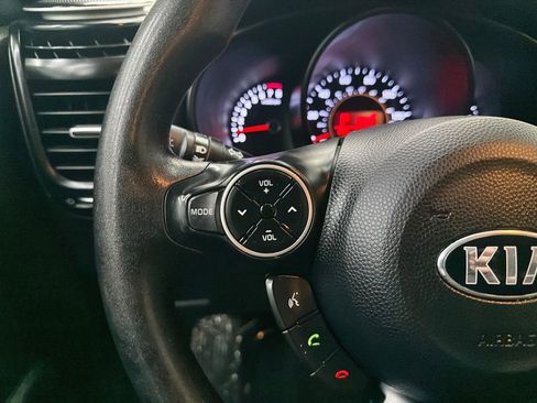 Used 2018 Kia Soul + FWD image 24