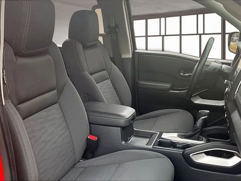 Used 2023 Nissan Frontier SV w/ SV Convenience Package image 28