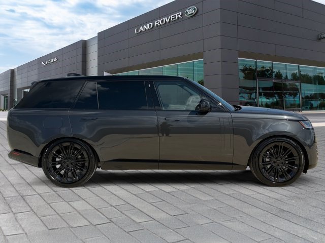 New 2026 Land Rover Range Rover Long Wheelbase SE AWD/4WD image 6