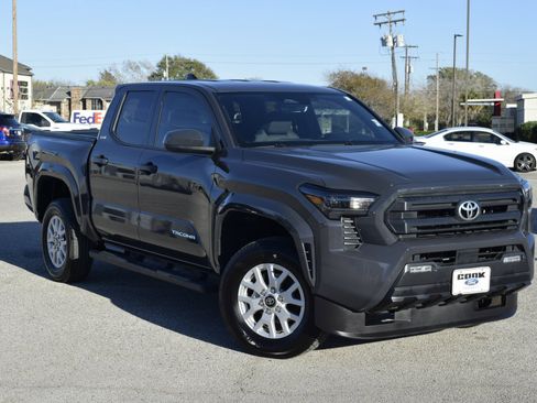 Used 2025 Toyota Tacoma SR5 image 7