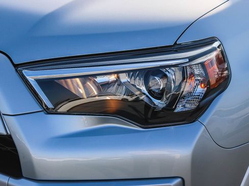 Certified 2022 Toyota 4Runner TRD Sport image 5