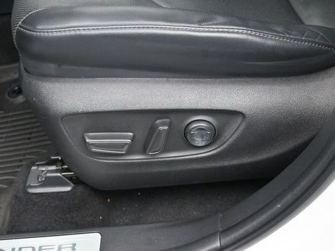 Used 2022 Toyota Highlander Limited AWD/4WD image 27