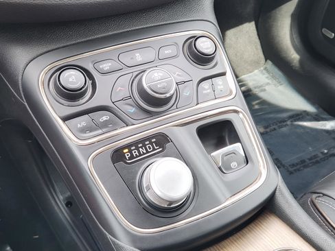 Used 2016 Chrysler 200 C w/ Premium Group image 14