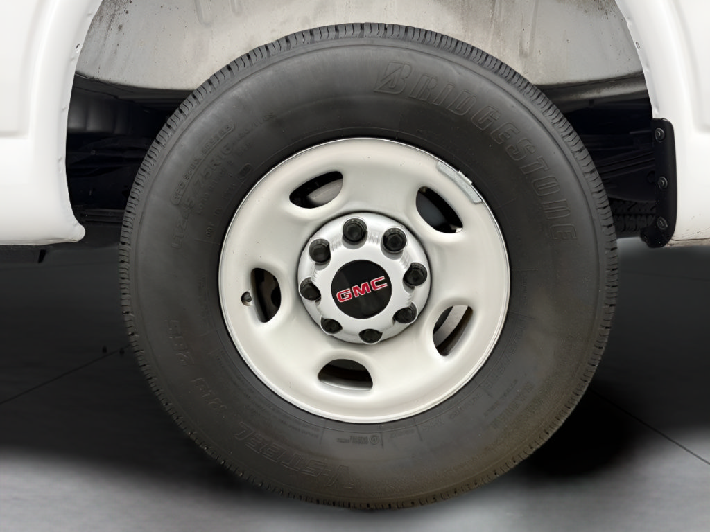Used 2025 GMC Savana 2500 RWD image 23