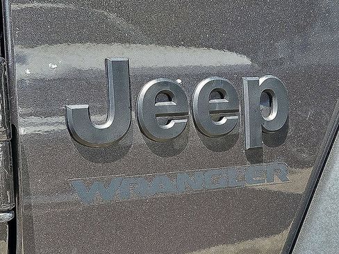 Used 2022 Jeep Wrangler Sport AWD/4WD image 29