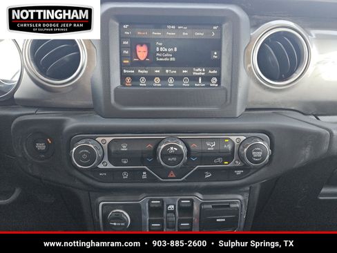 Used 2020 Jeep Wrangler Unlimited Sahara image 12