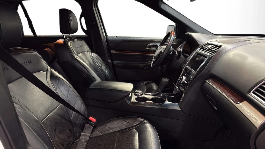 Used 2018 Ford Explorer Platinum AWD/4WD image 12