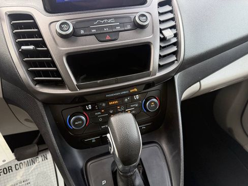 Used 2022 Ford Transit Connect XLT FWD image 25