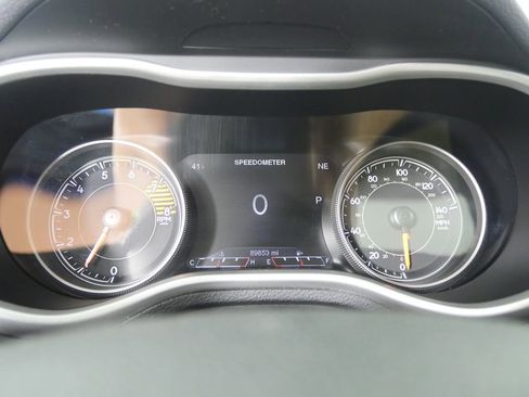 Used 2017 Jeep Cherokee Limited w/ Luxury Group image 21