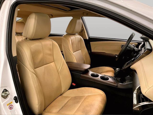 Used 2017 Toyota Avalon XLE Premium w/ All Weather Liner Package FWD image 8