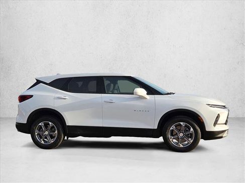 Certified 2025 Chevrolet Blazer LT FWD image 4