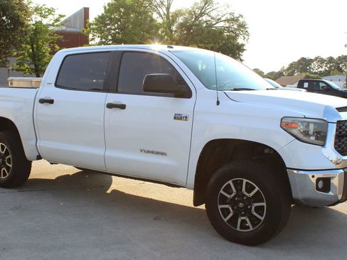 Used 2018 Toyota Tundra SR5 w/ TRD Off Road Package image 7