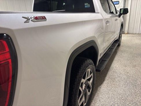 Used 2024 GMC Sierra 1500 SLT AWD/4WD image 10