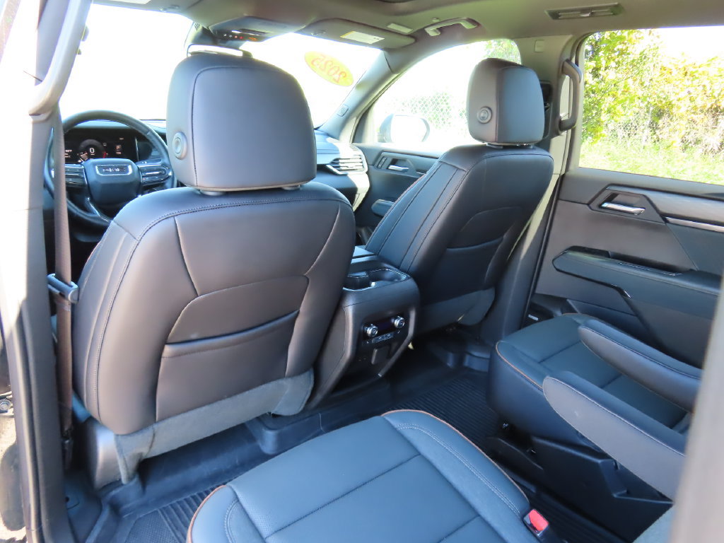 Used 2025 GMC Acadia AT4 w/ Luxury Package AWD/4WD image 28