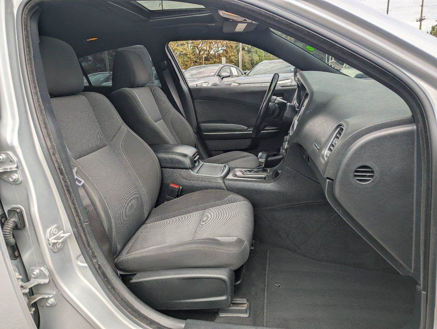 Used 2019 Dodge Charger SXT RWD image 35