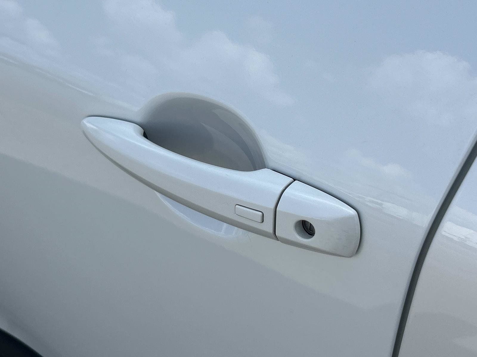 Used 2024 Nissan Rogue SV FWD image 19