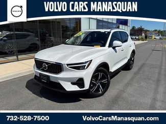Certified 2025 Volvo XC40 B5 Core AWD/4WD video 1