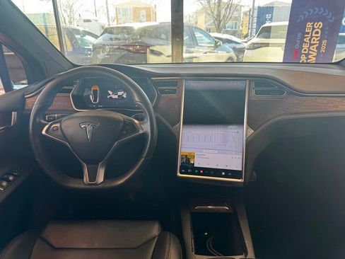 Used 2017 Tesla Model X 75D image 36