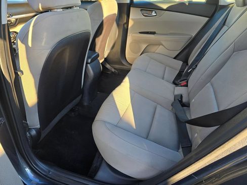 Used 2019 Kia Forte LXS FWD image 17