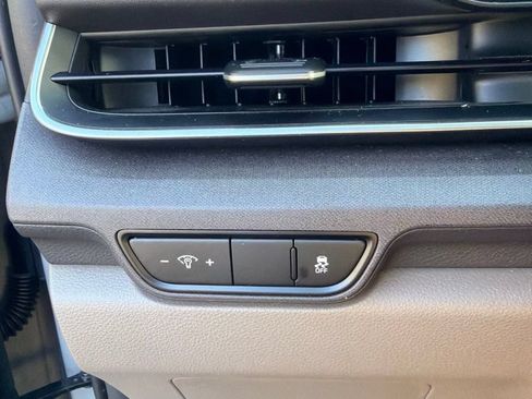 Certified 2025 Kia Carnival EX FWD image 18