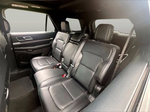Used 2016 Ford Explorer Limited w/ Equipment Group 301A FWD image 21