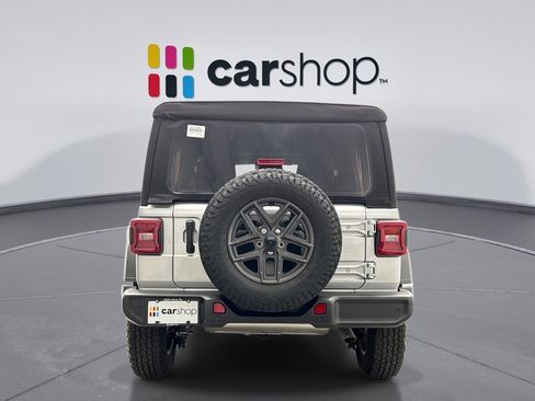 Used 2024 Jeep Wrangler Unlimited Sport AWD/4WD image 4