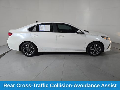 Used 2024 Kia Forte LXS w/ LXS Technology Package image 7