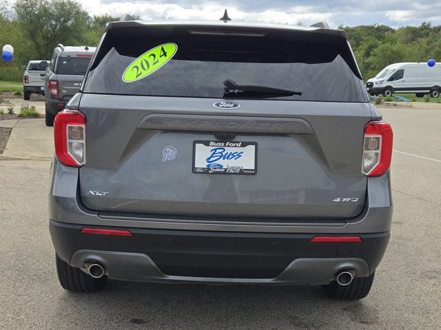 Used 2024 Ford Explorer XLT w/ Equipment Group 202A AWD/4WD image 12