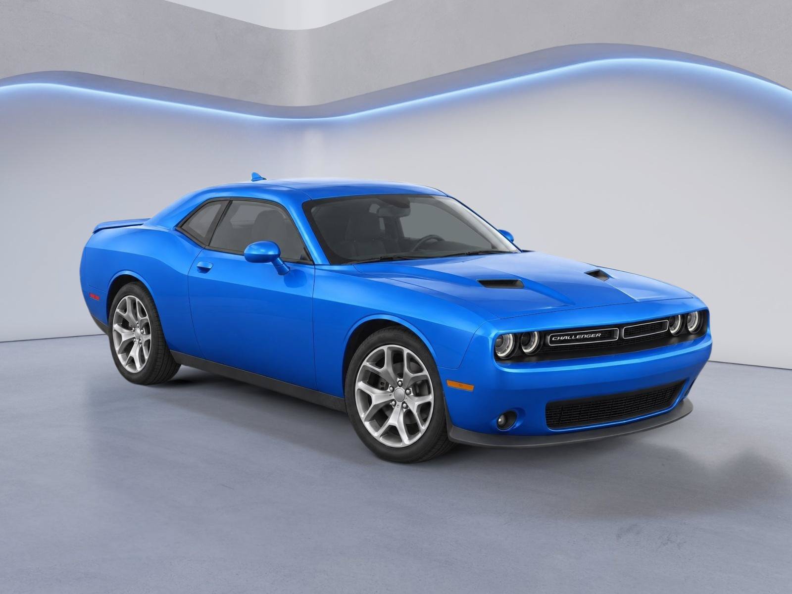 Used 2015 Dodge Challenger SXT Plus RWD image 2
