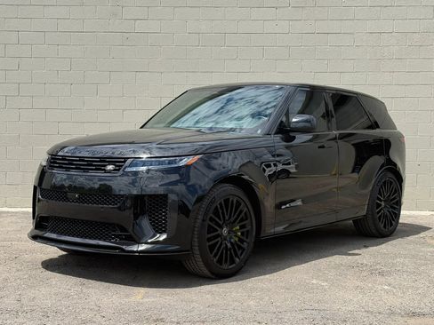 Used 2024 Land Rover Range Rover Sport AWD/4WD image 4