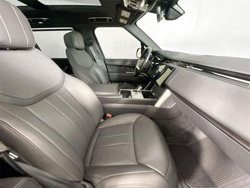 Used 2025 Land Rover Range Rover Long Wheelbase SE AWD/4WD image 44