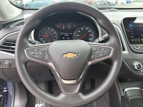 Used 2025 Chevrolet Malibu LT FWD image 19