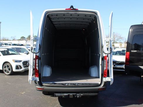 New 2026 Mercedes-Benz Sprinter 2500 image 41