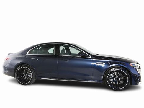 Used 2025 Mercedes-Benz E 53 AMG e 4MATIC Sedan image 11