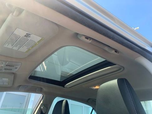 Used 2014 Toyota Corolla LE Premium w/ Driver Convenience Package FWD image 7