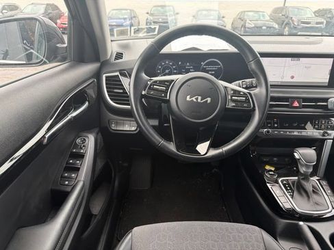 Used 2024 Kia Seltos S AWD/4WD image 11