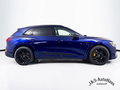 Used 2022 Audi e-tron Chronos w/ Chronos Package image 8