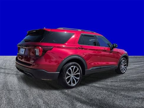 Certified 2025 Ford Explorer ST-Line AWD/4WD image 4