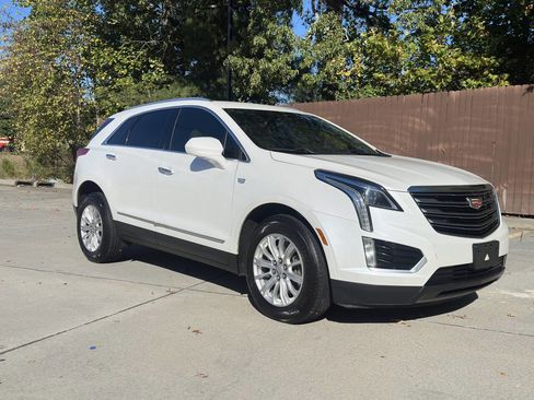 Used 2017 Cadillac XT5 FWD image 3