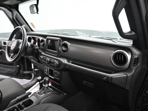 Used 2022 Jeep Gladiator Sport AWD/4WD image 8