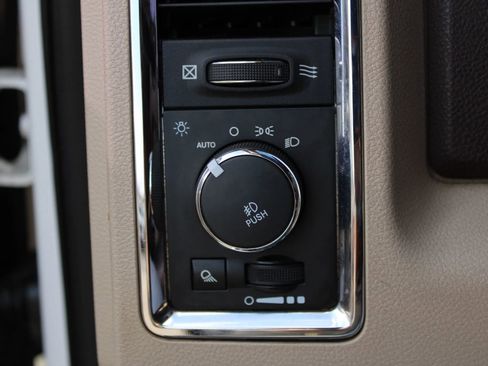 Used 2015 RAM 2500 Laramie w/ Convenience Group AWD/4WD image 16
