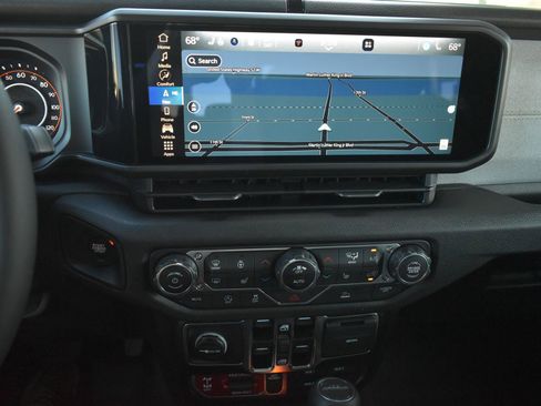 New 2025 Jeep Gladiator Sport image 24