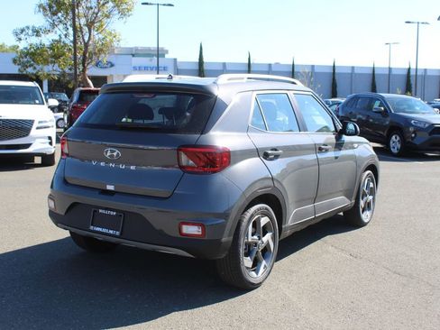 New 2026 Hyundai Venue SEL image 7