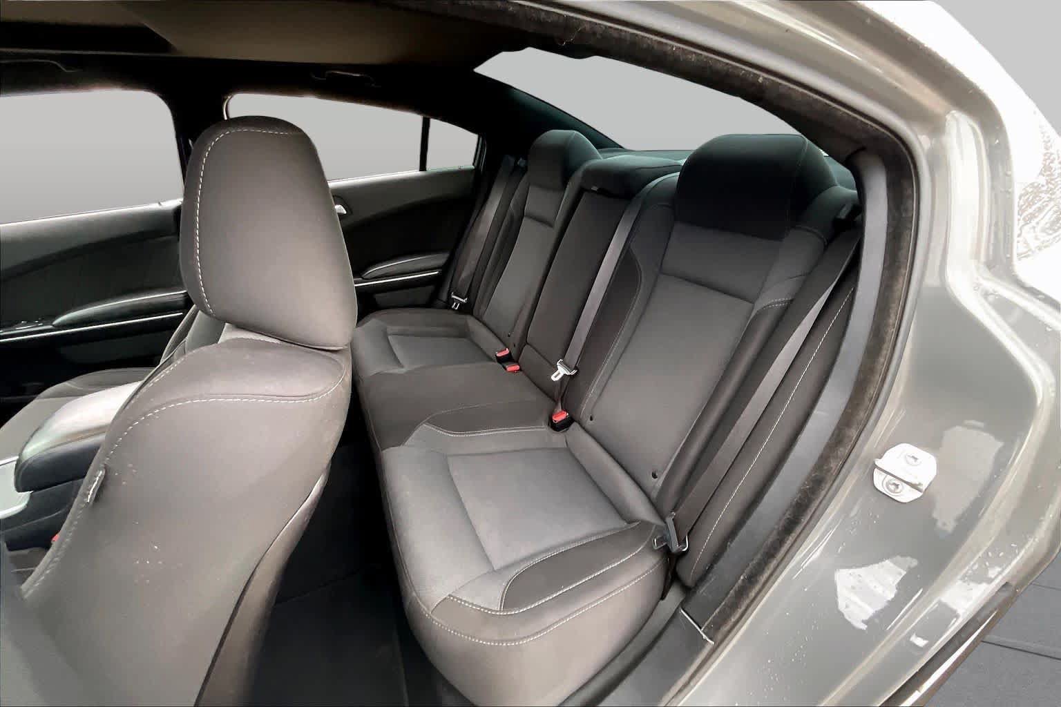 Used 2019 Dodge Charger SXT RWD image 19